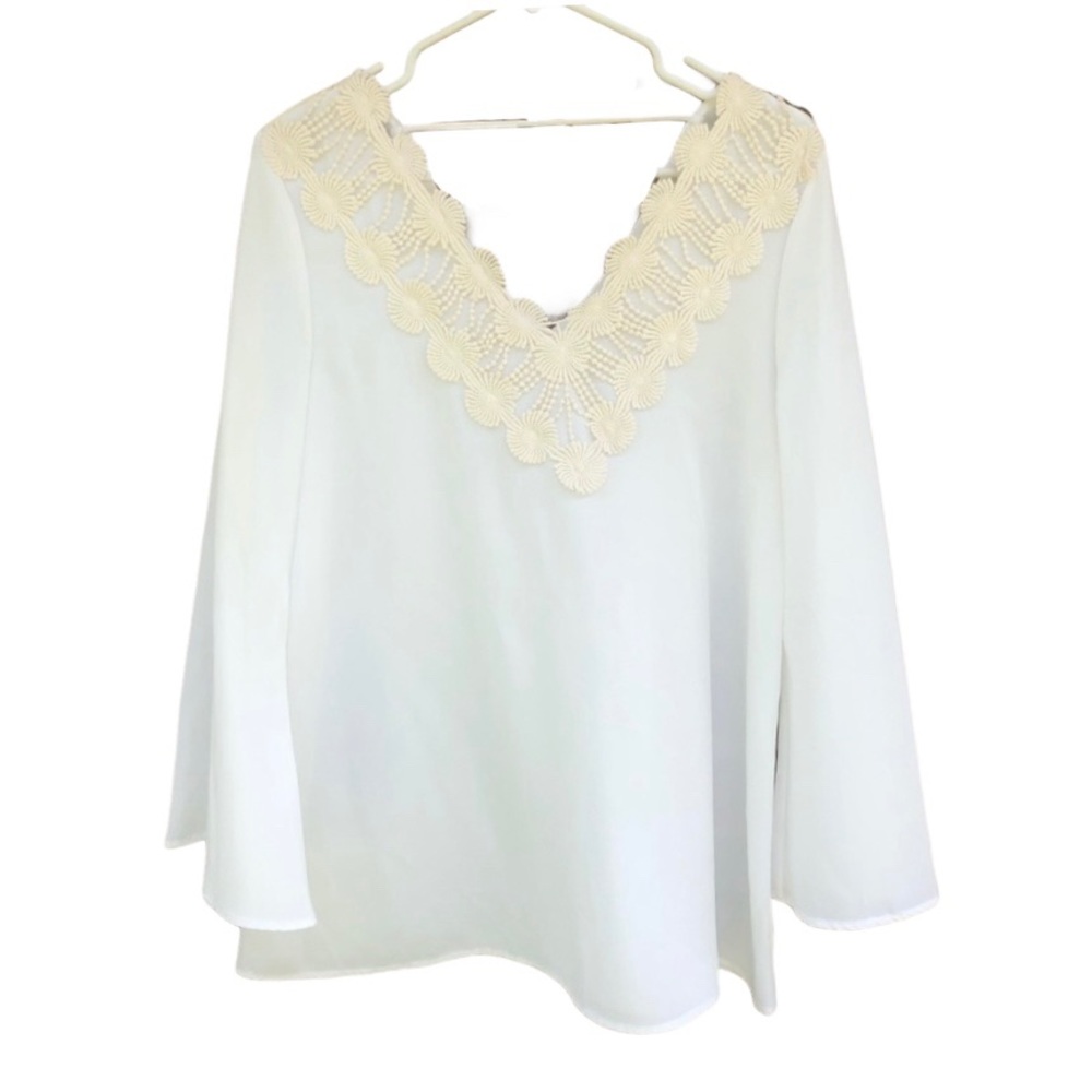NWOT MOA Vneck White Embroidered Blouse Medium